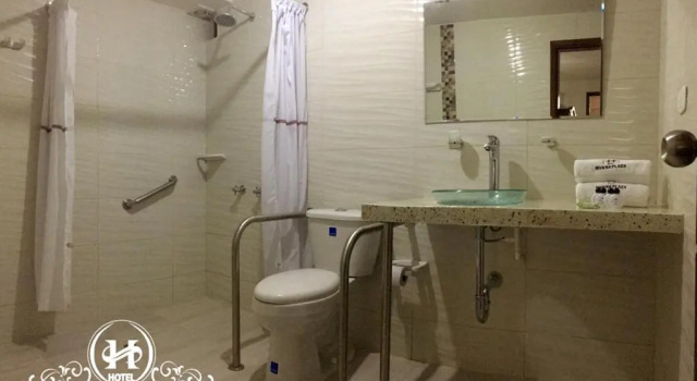 Четырёхместный номер Superior Hotel Riviera Plaza