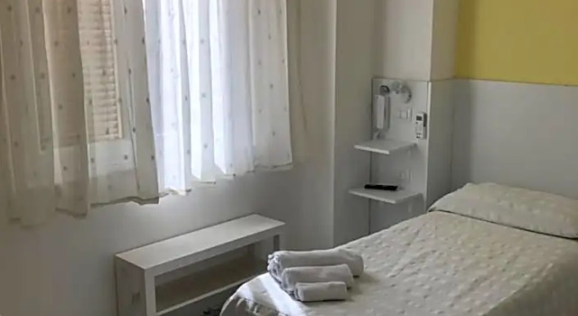 Albergo Oasi, Buchen Sie Hotel Vomero Neapel, in der Nähe von A.O.R.N. Santobono-Pausilipon
