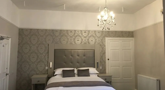 Maypole Inn, Book Hotel Settle 