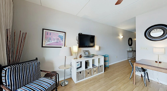 2 Historic District S, River-views Balconies 2 Bedroom Condo