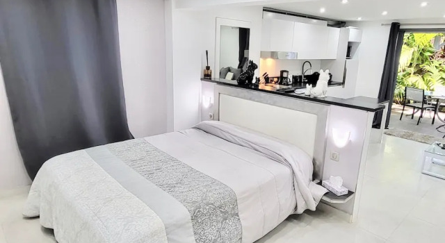 Студия Residence Adam & Eve