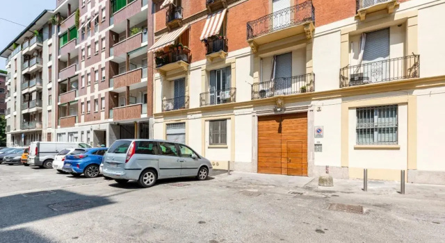 Guesthost - Bright Apt 600mt From Viale Zara!