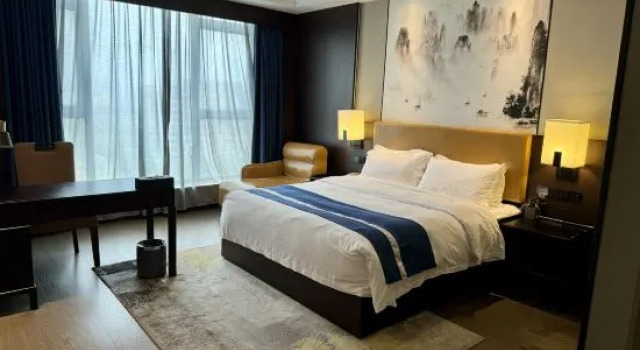 Люкс BBH Hotel (Shaoxing East Railway Station)