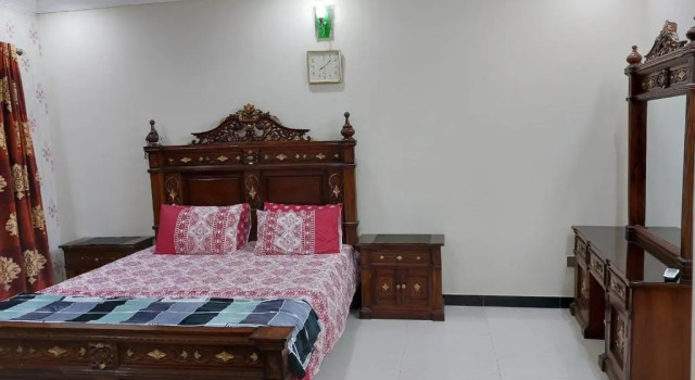 Beautiful 3-bed House in Islamabad, Book Vacation Home Hotels in Islamabad with Parking, Parking
