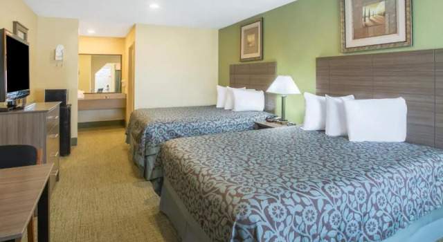 Четырёхместный номер Standard Days Inn by Wyndham Abbeville