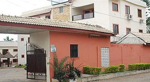 Court Gardens Hotel, Забронировать Отель Airport Residential Area Аккра, рядом с Accra Mall