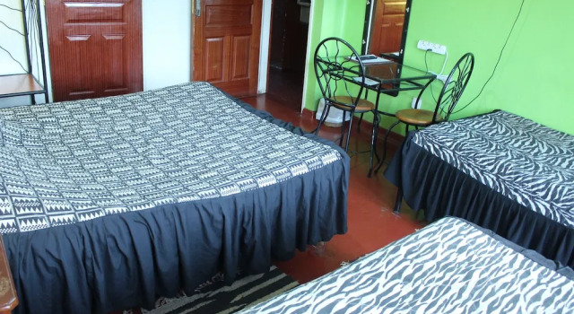 Трёхместный номер Standard с балконом Khweza Bed and Breakfast