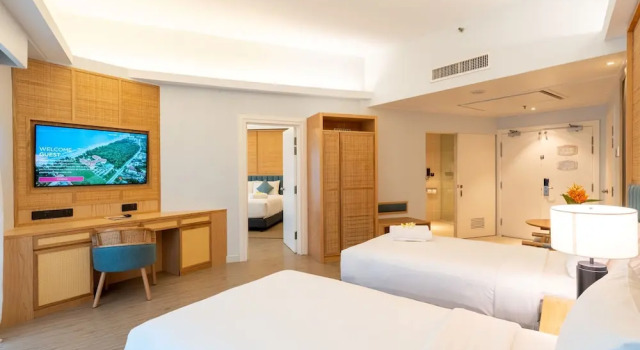 Четырёхместный семейный номер Standard с балконом Swiss-Grand Beach Resort Kuantan - Newly Upgraded 5-Star