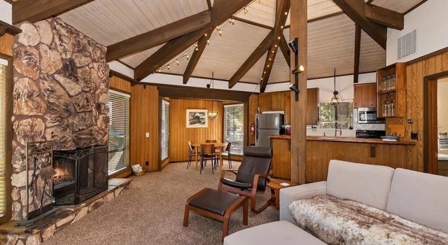 021 - Tree Fort Getaway, Забронировать Отель Биг-Бэар-Сити San Bernardino Mountains