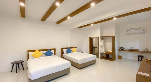 Номер Standard Issara Beach Resort Beachfront