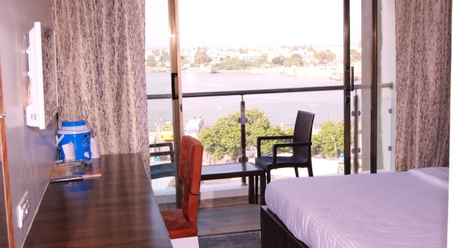 Номер Executive Hotel Apaar with Sea Face Garden Restaurant