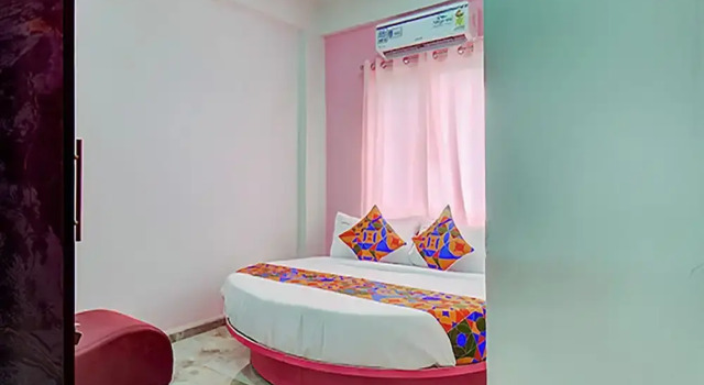 Via Pink House, Забронировать Отель Отели штата Махараштры 3 звезды, 3*