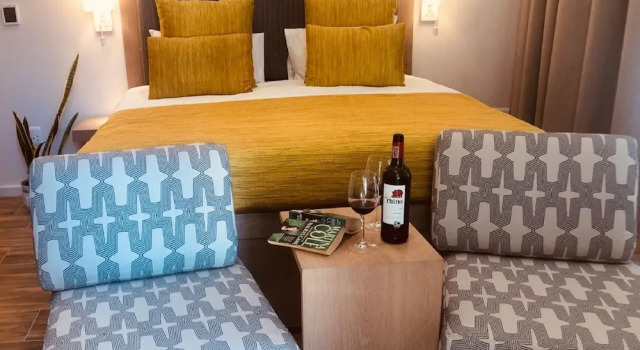 Urban Oasis Aparthotel, Забронировать Отель Отели Кейптауна 3 звезды, рядом с MyCiTi Station Adderley Street, 3*