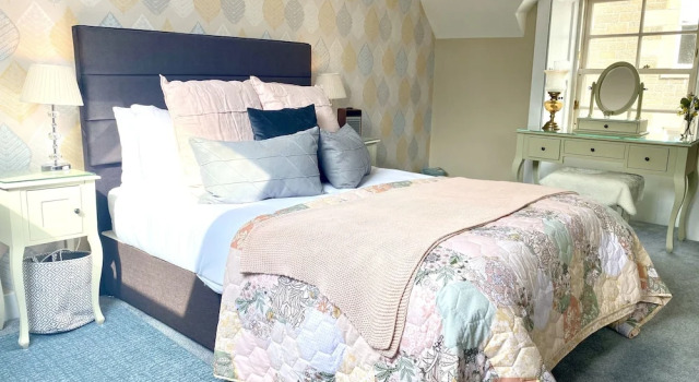 Charming Cardoon Cottage in Beautiful Village
