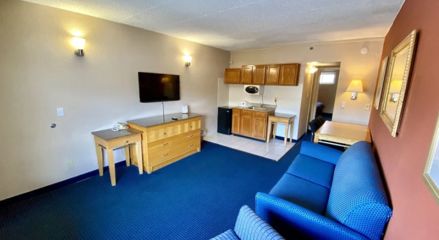 Люкс Deluxe c 1 комнатой Breeze Inn & Suites, Virginia Beach