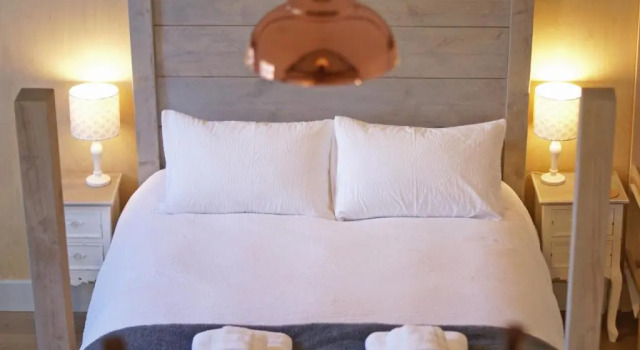 Westbury Cross House Bed & Breakfast, Varaa Mini-hotelli Motellit kohteessa Merseyside, Motelli