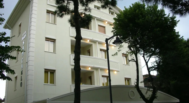 Hotel San Carlo, Забронировать Отель Отели Чезенатико 3 звезды, 3*