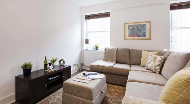 Stunning  Queensway Apartment - SGS