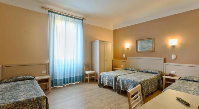 Четырёхместный номер Hotel Eden