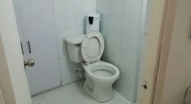 Семейный коттедж с балконом и с видом на город Bed & Breakfast Local Home