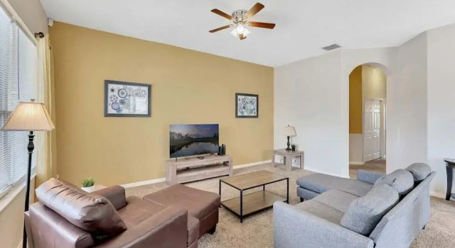 904 Lockbreeze Drive Davenport, 4bed
