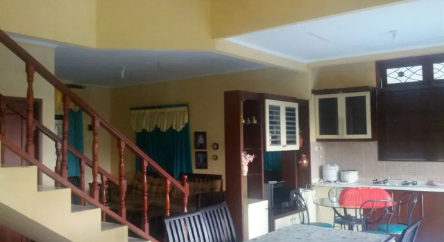 Villa Abdi Cipanas with Swimming Pool