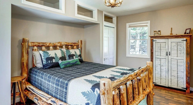 3 Mi to Lake George & Village: Family Home w/ Deck, Book Feriehus  