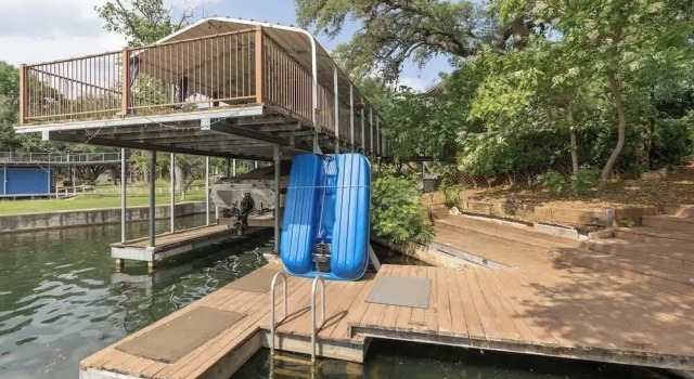 Lazy Cove Waterfront Getaway on Lake Lbj!