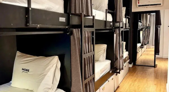 Кровать в общем номере More Ipanema Hostel