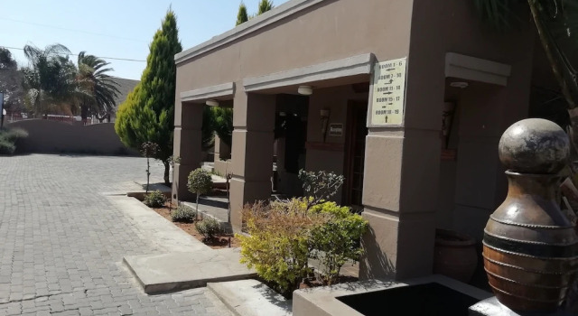 Times Premier Lodge, Boek Bed and Breakfast Vryburg North West