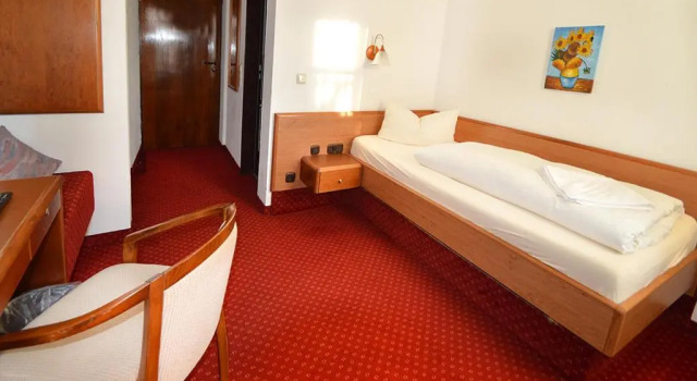 Трёхместный номер Standard с балконом Gasthof Hotel zur Post