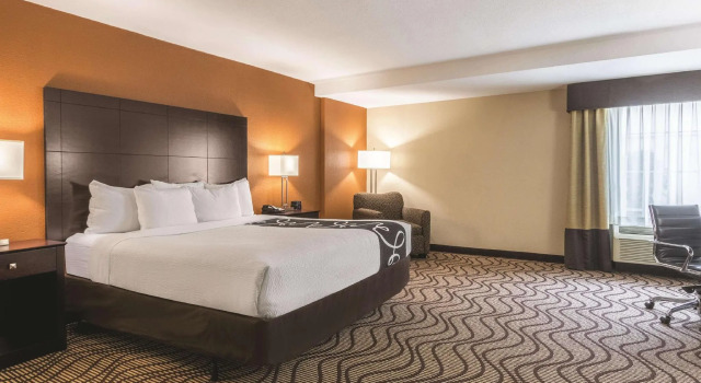 Двухместный номер Standard La Quinta by Wyndham Knoxville Central Papermill