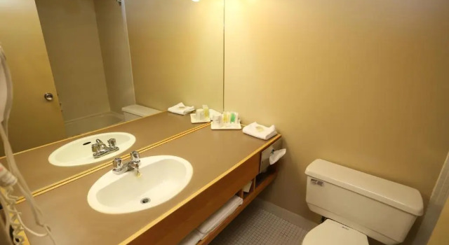 Четырёхместный номер Standard Hôtels Gouverneur Sept-Îles