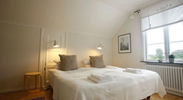 Villa Akvarellen Bed & Breakfast, Book Villa  