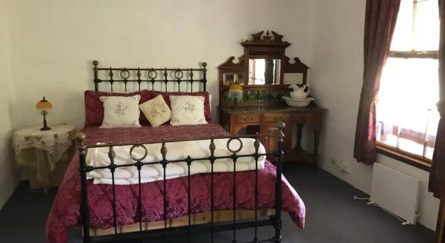 Standard Zimmer Dingup House