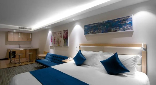 Полулюкс Lyz Business Hotel