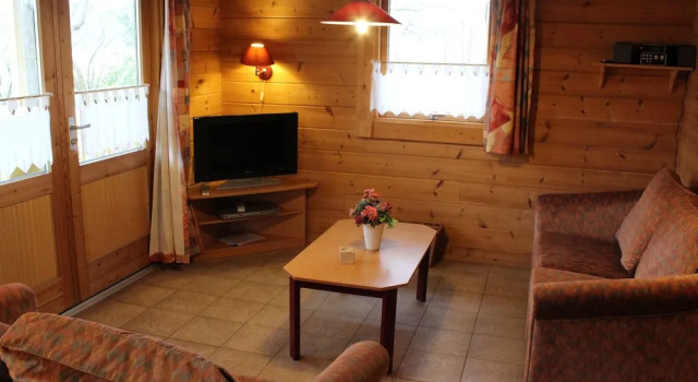 Finnish, Wooden Bungalow With Microwave, Near the Forest, Забронировать Отель Отели Твенте с парковкой, Парковка