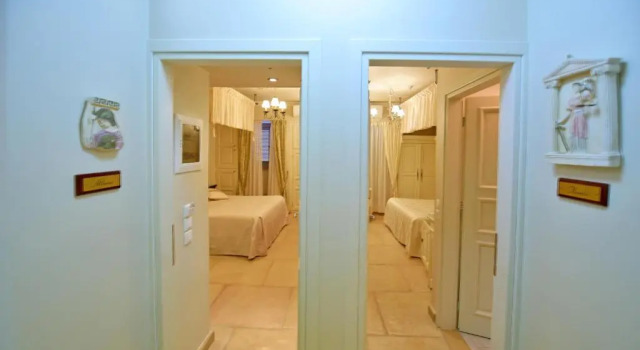 Семейный люкс Classic Angelica Traditional Boutique Hotel