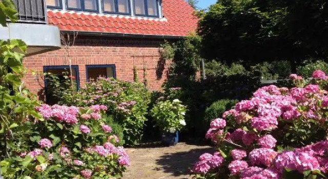 Haus Fernsicht, Забронировать Апартаменты/квартира Хузум Nordfriesland, рядом с Открытый бассейн "Шобюлль"