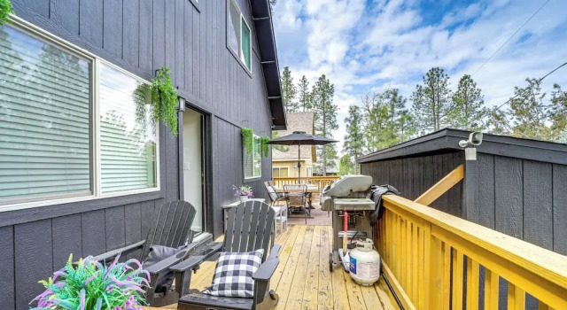 Walk to Trails: Modern Munds Park Mountain Retreat, Забронировать Дом для отпуска Мандс-Парк штат Аризона