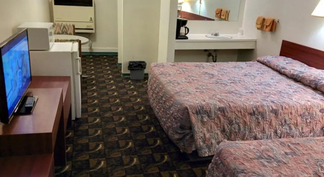 Shamrock Motel, Boek Motel Motels in Alberta, Motel