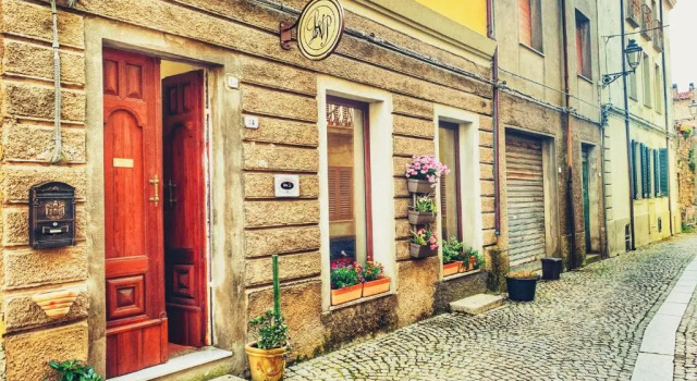 La Vecchia Posta B&B, Rezerwuj Bed and Breakfast Calangianus Sardynia