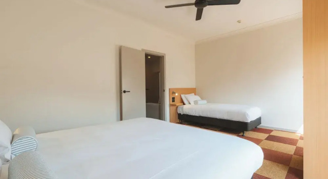 Люкс с 2 комнатами с балконом Hotel Allen