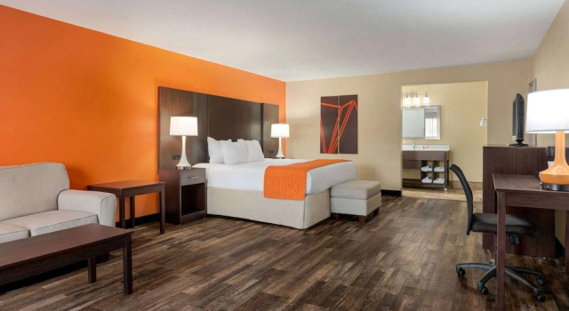 Двухместная студия люкс Howard Johnson by Wyndham Pigeon Forge
