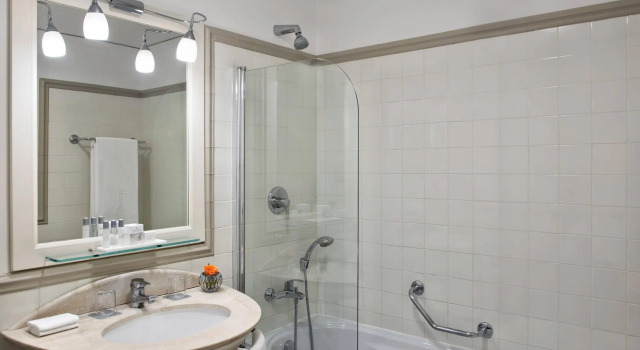 Двухместный номер Standard с видом на море Renaissance Naples Hotel Mediterraneo