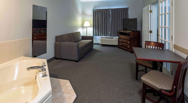 Полулюкс GrandStay Hotel & Suites Hastings