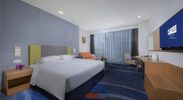 Двухместный номер Standard Holiday Inn Express Zhengzhou Zhengdong by IHG