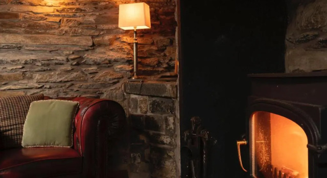 Romantic rural couples retreat in the stunning village of Crosthwaite, Lyth Valley, Varaa Hotelli  