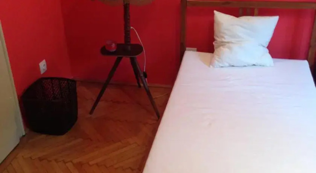 Károly Hostel
