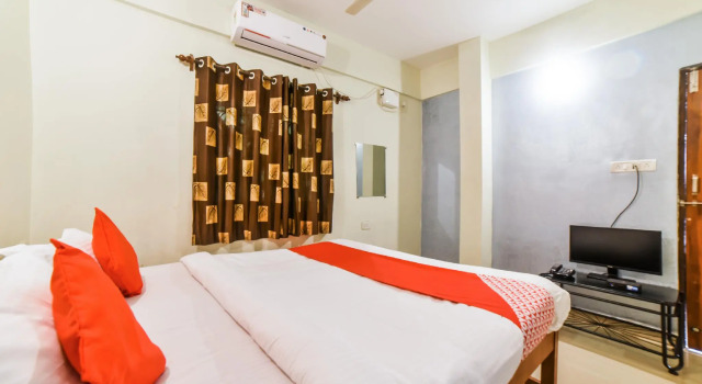OYO 29422 Navdurga Holiday Stay, Prenota Hotel Calangute 